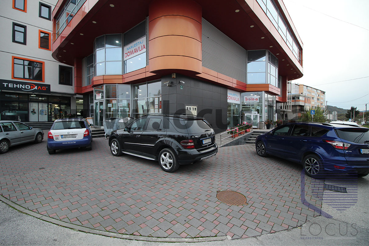 9 Parking.jpg
